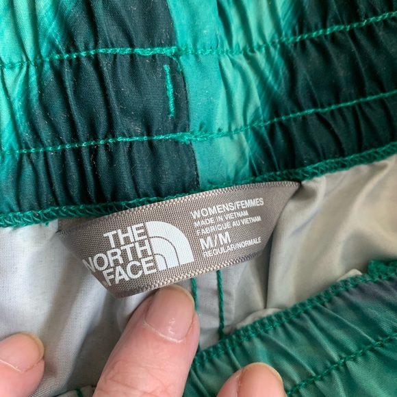 The North Face Teal and Pink Women's Athletic Shorts - Picture 3 of 6